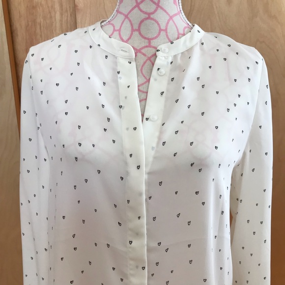 Collarless Blouse with Hearts - Picture 3 of 5